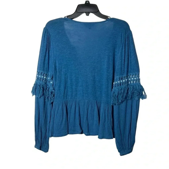 1675. LUCKY BRAND LONG SLEEVE V NECK TOP SZ SMALL FRINGES ON SLEEVES BLUE COLOR - Picture 6 of 9